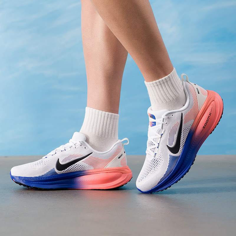 Lightweight Road Running Shoes - NIKE VOMERO 18 HM6803-114, originele, lichte