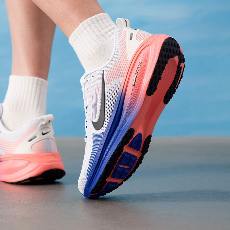 NIKE VOMERO 18 HM6803-114, ori - Lightweight Road Running Shoes recensie en prijs